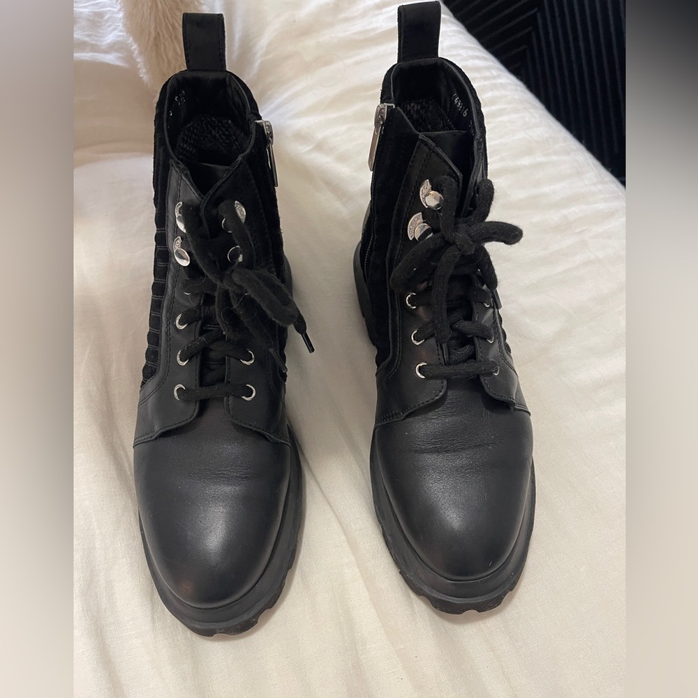 AQUATALIA Black Lace-Up Ankle Boots